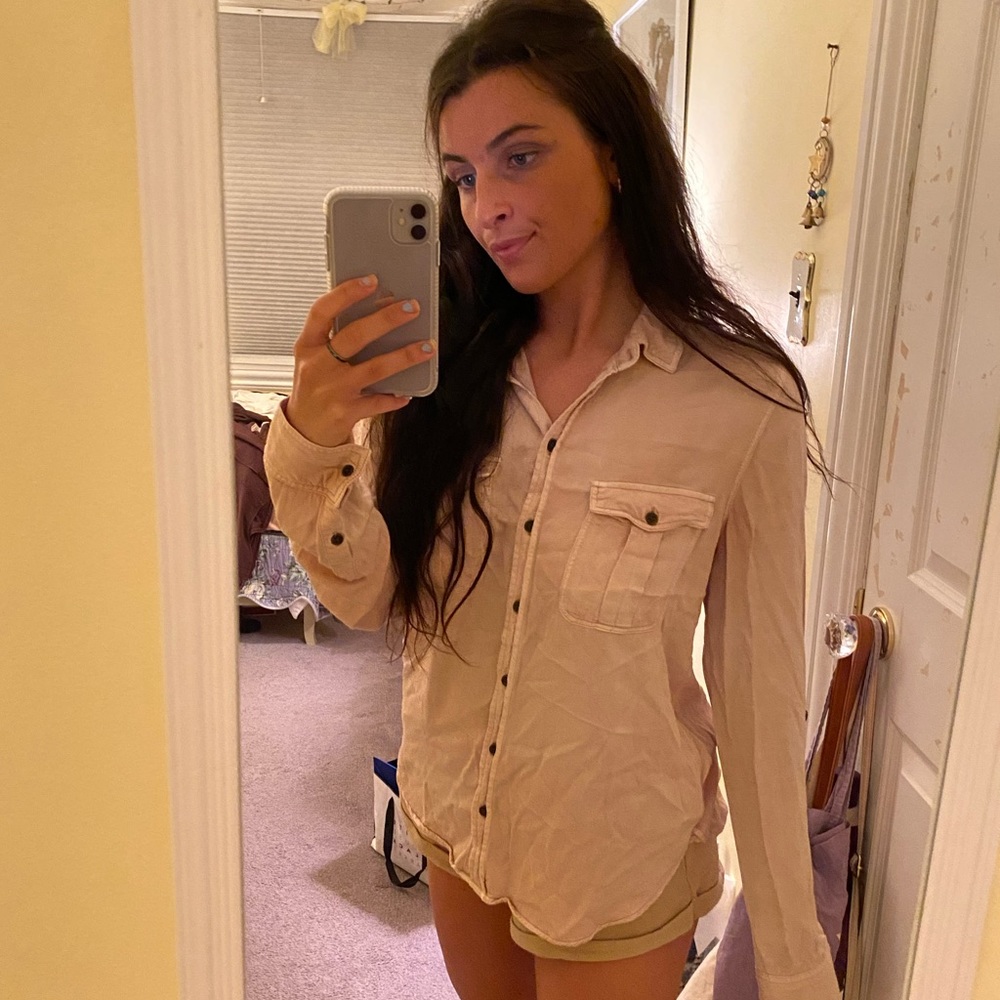 American eagle pink button down